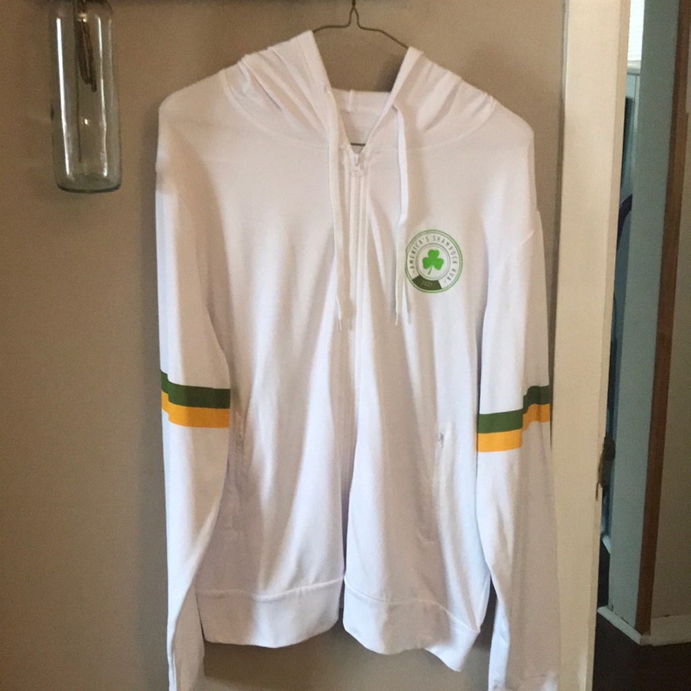 Mens xl white shamrock sweatshirt